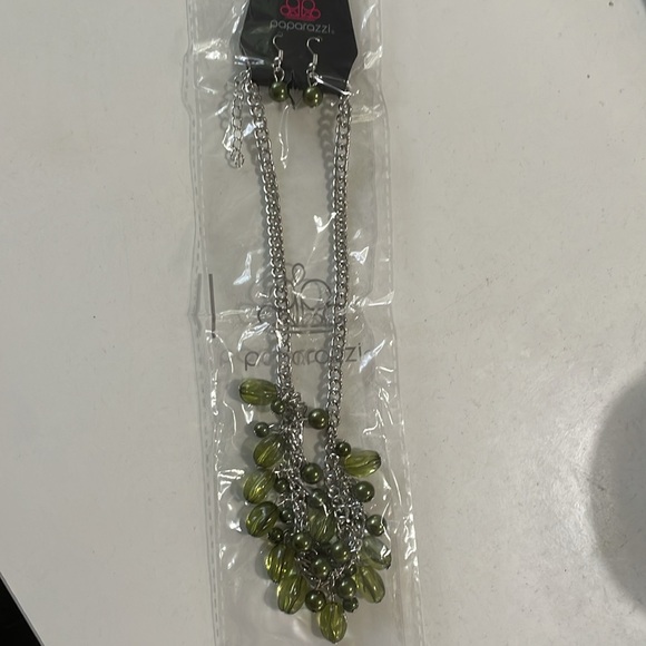 Necklace and earring set - Picture 3 of 3